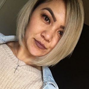 Meet your Posher, Dina